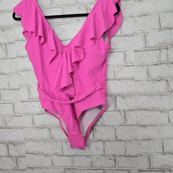 Hot pink one-piece low back swimsuit - Picture 3 of 12